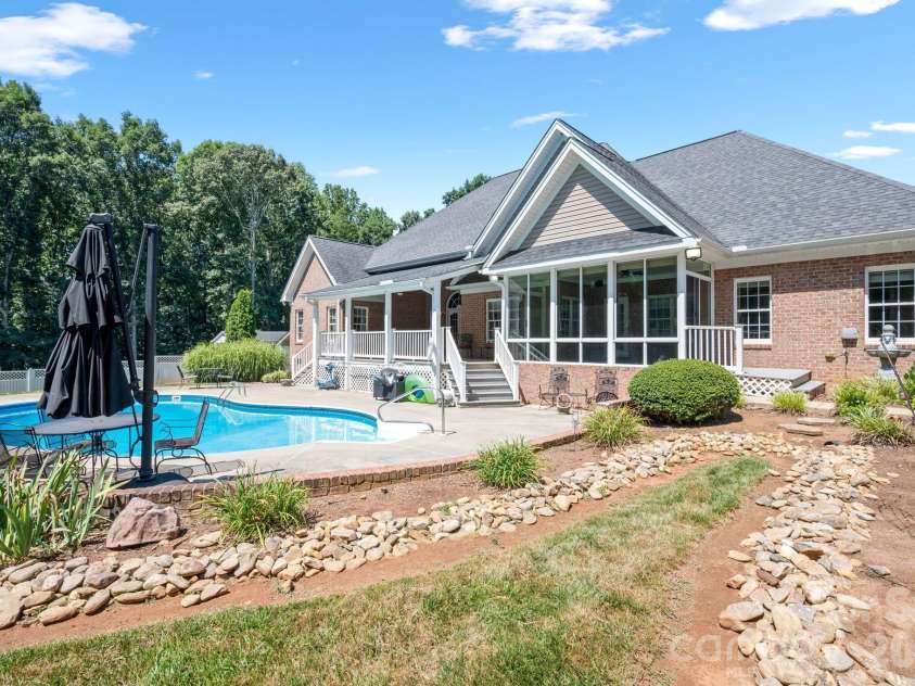 1851 29th Avenue Place, Hickory, NC 28601.  MLS# CAR4404281, YatesRealty ID 38684. 