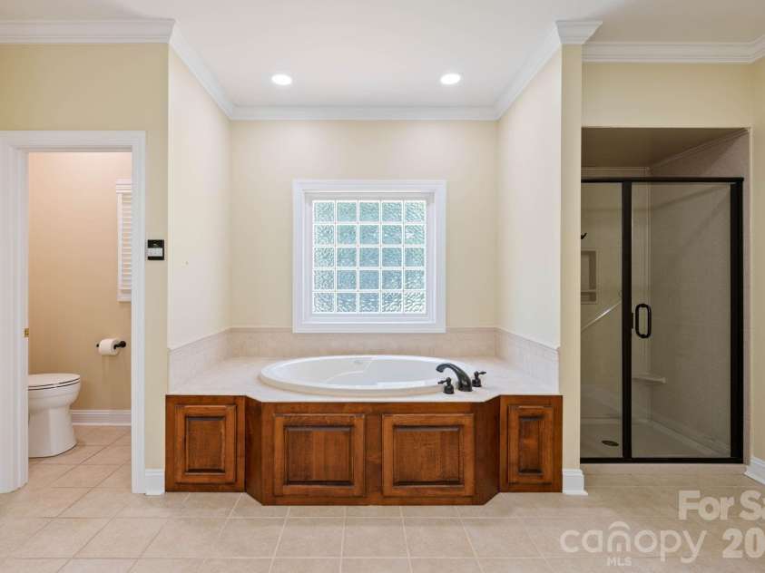 1851 29th Avenue Place, Hickory, NC 28601.  MLS# CAR4404281, YatesRealty ID 38684. 