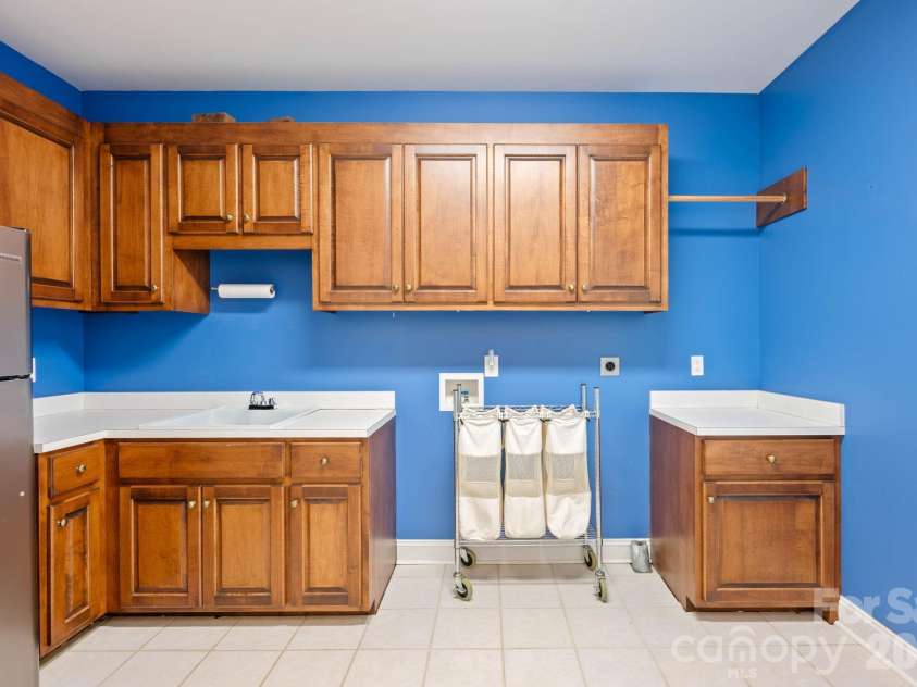 1851 29th Avenue Place, Hickory, NC 28601.  MLS# CAR4404281, YatesRealty ID 38684. 