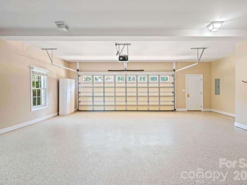 1851 29th Avenue Place, Hickory, NC 28601.  MLS# CAR4404281, YatesRealty ID 38684. 