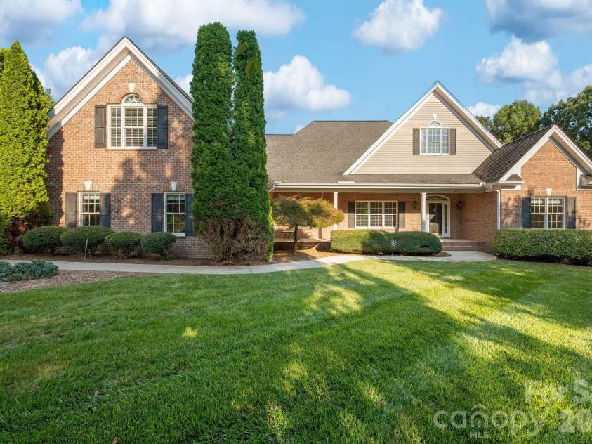 1851 29th Avenue Place, Hickory, NC 28601.  MLS# CAR4404281, YatesRealty ID 38684. 