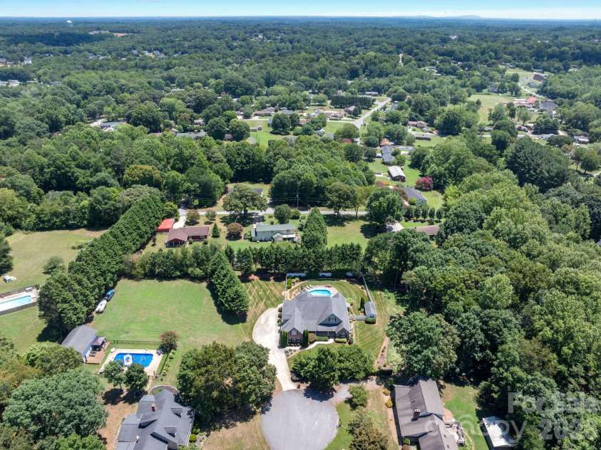 1851 29th Avenue Place, Hickory, NC 28601.  MLS# CAR4404281, YatesRealty ID 38684. 