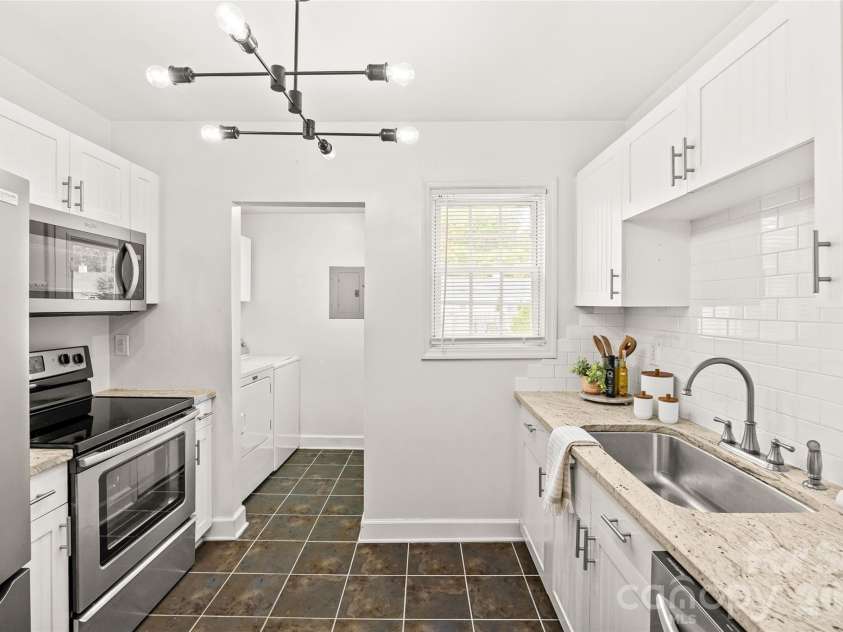 1562 Pecan Avenue, Charlotte, NC 28205.  MLS# CAR4401699, YatesRealty ID 38685. 