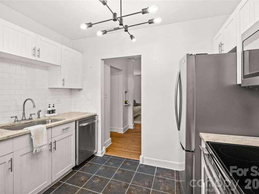 1562 Pecan Avenue, Charlotte, NC 28205.  MLS# CAR4401699, YatesRealty ID 38685. 