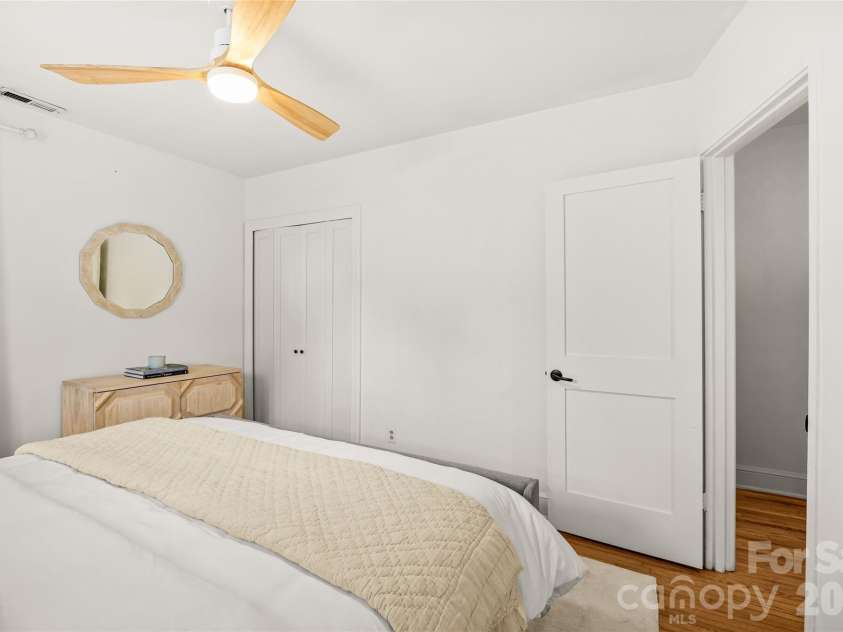 1562 Pecan Avenue, Charlotte, NC 28205.  MLS# CAR4401699, YatesRealty ID 38685. 