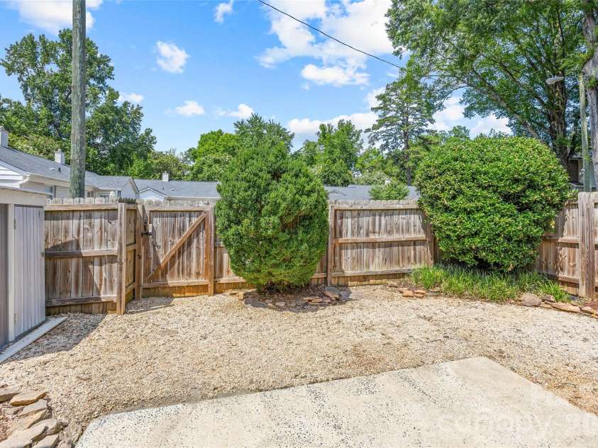 1562 Pecan Avenue, Charlotte, NC 28205.  MLS# CAR4401699, YatesRealty ID 38685. 