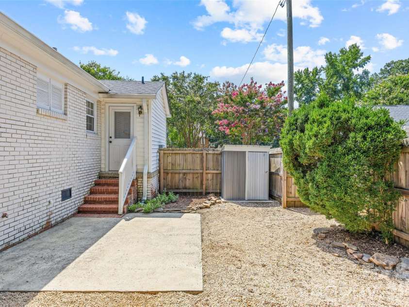 1562 Pecan Avenue, Charlotte, NC 28205.  MLS# CAR4401699, YatesRealty ID 38685. 