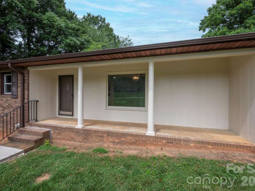 107 Coram Avenue, Boonville, NC 27011.  MLS# CAR4381923, YatesRealty ID 38686. 