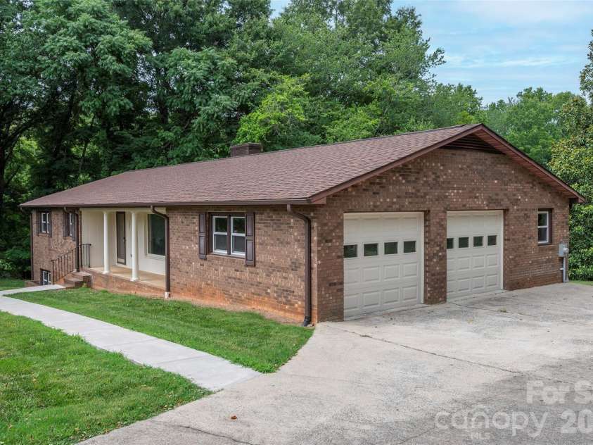 107 Coram Avenue, Boonville, NC 27011.  MLS# CAR4381923, YatesRealty ID 38686. 