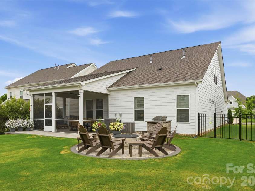 4010 Patsy Drive, Mint Hill, NC 28227.  MLS# CAR4403720, YatesRealty ID 38689. 