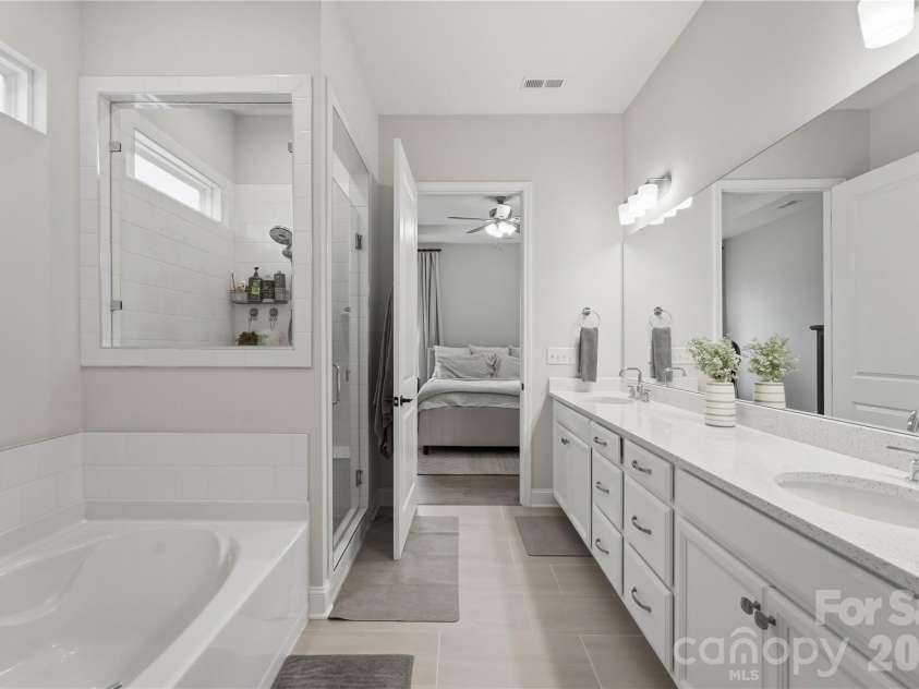 4010 Patsy Drive, Mint Hill, NC 28227.  MLS# CAR4403720, YatesRealty ID 38689. Primary bath