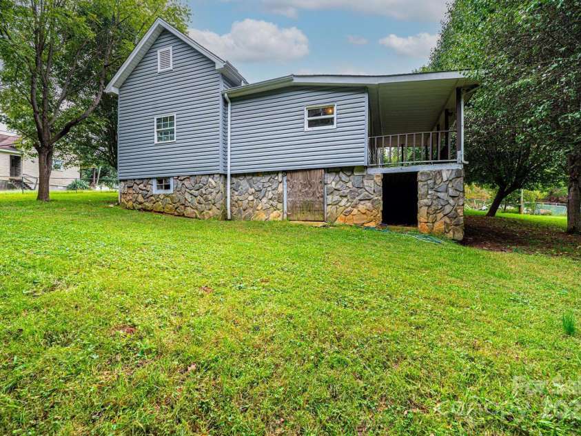 17 Lake Street, Granite Falls, NC 28630.  MLS# CAR4215444, YatesRealty ID 3869. 