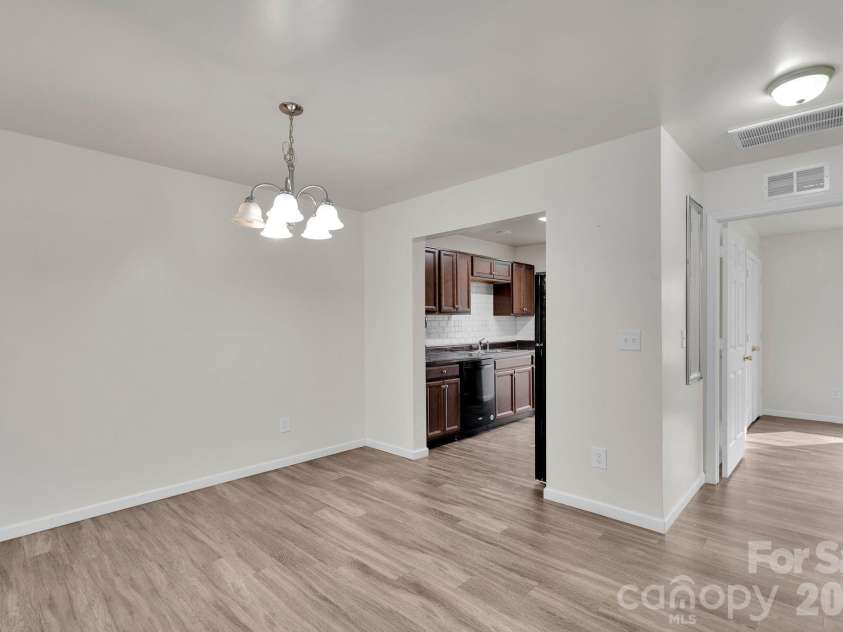 372 Mills Avenue, Mooresville, NC 28115.  MLS# CAR4357217, YatesRealty ID 3869. 