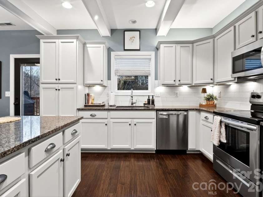 9092 Pitcairn Drive, Fort Mill, SC 29708.  MLS# CAR4337461, YatesRealty ID 3869. 