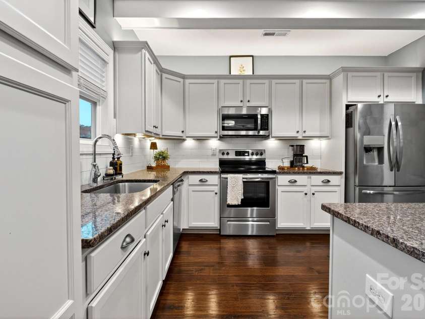 9092 Pitcairn Drive, Fort Mill, SC 29708.  MLS# CAR4337461, YatesRealty ID 3869. 