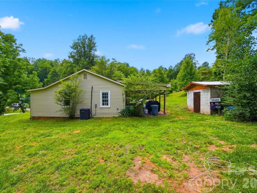 4710 Overland Road, Lenoir, NC 28645.  MLS# CAR4395693, YatesRealty ID 38692. 