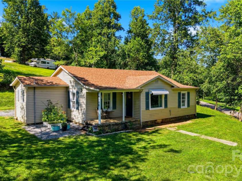 4710 Overland Road, Lenoir, NC 28645.  MLS# CAR4395693, YatesRealty ID 38692. 