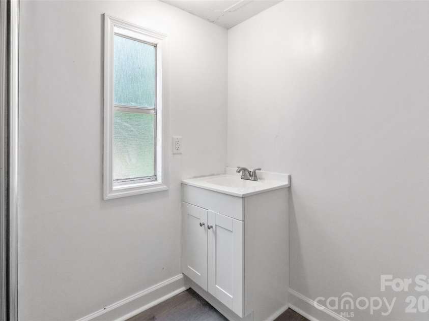 335 Lake Landing Drive, Salisbury, NC 28146.  MLS# CAR4401951, YatesRealty ID 38693. 