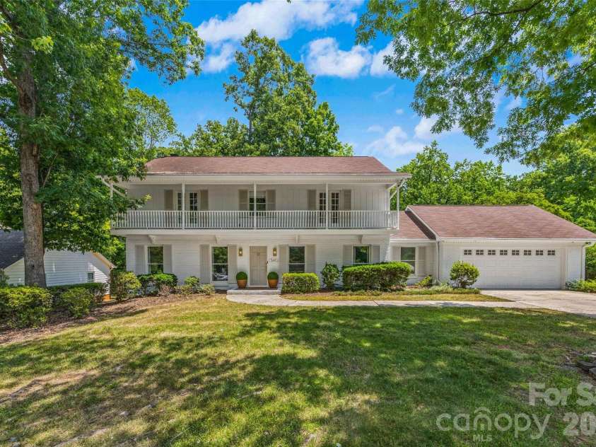 1340 Piccadilly Drive, Charlotte, NC 28211.  MLS# CAR4402510, YatesRealty ID 38694. 