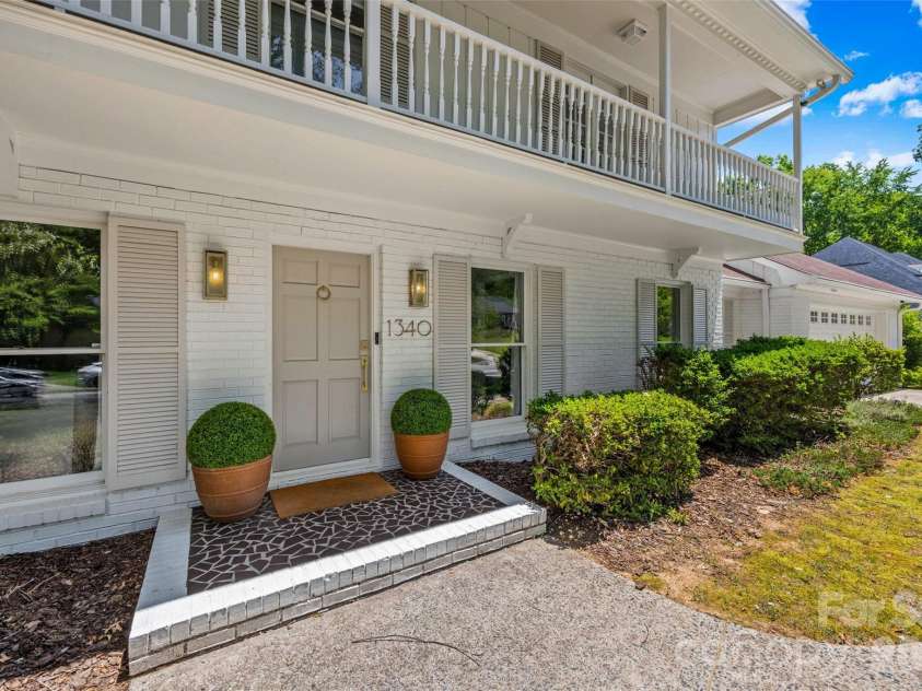 1340 Piccadilly Drive, Charlotte, NC 28211.  MLS# CAR4402510, YatesRealty ID 38694. 