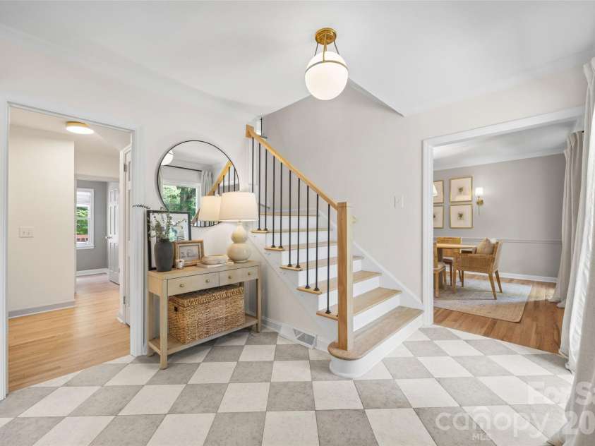 1340 Piccadilly Drive, Charlotte, NC 28211.  MLS# CAR4402510, YatesRealty ID 38694. 