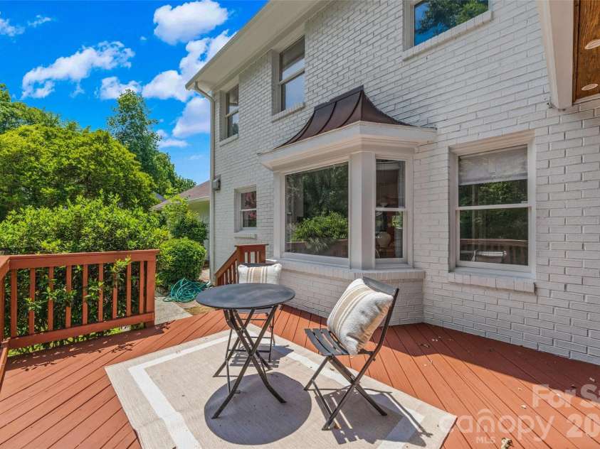1340 Piccadilly Drive, Charlotte, NC 28211.  MLS# CAR4402510, YatesRealty ID 38694. 