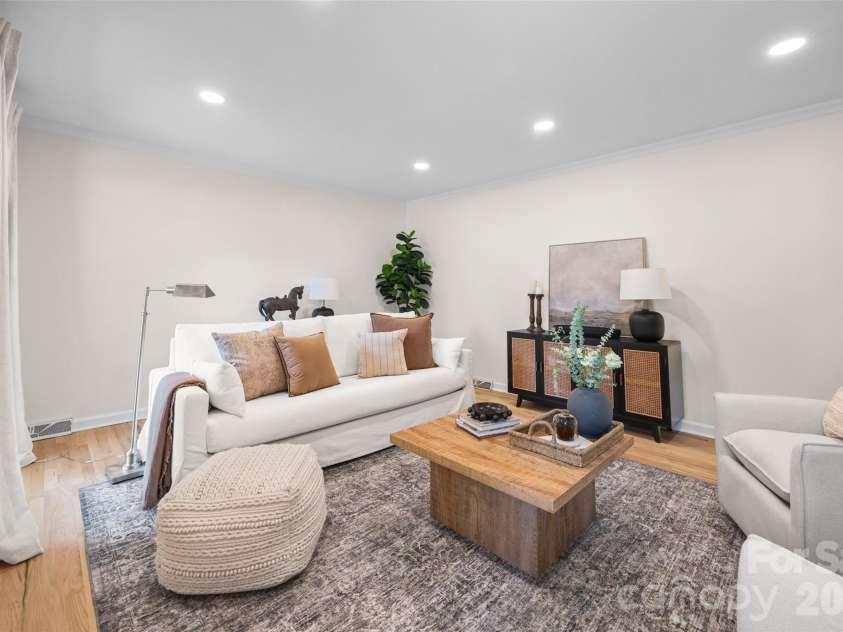 1340 Piccadilly Drive, Charlotte, NC 28211.  MLS# CAR4402510, YatesRealty ID 38694. Front Formal Living