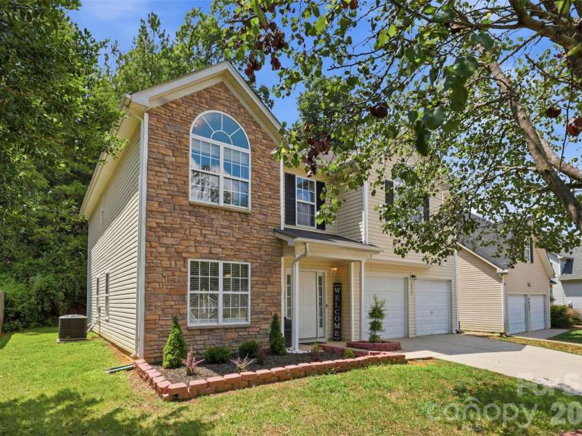 4923 Eagle Creek Drive, Charlotte, NC 28269.  MLS# CAR4397626, YatesRealty ID 38696. 