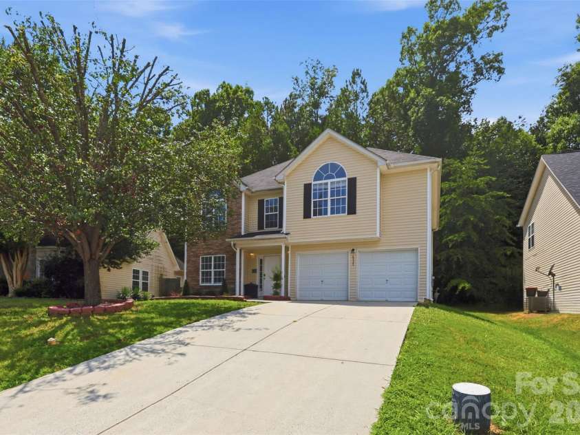 4923 Eagle Creek Drive, Charlotte, NC 28269.  MLS# CAR4397626, YatesRealty ID 38696. 