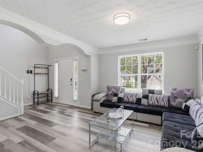 4923 Eagle Creek Drive, Charlotte, NC 28269.  MLS# CAR4397626, YatesRealty ID 38696. 