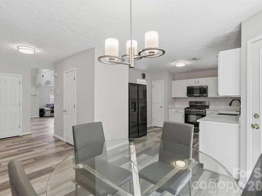4923 Eagle Creek Drive, Charlotte, NC 28269.  MLS# CAR4397626, YatesRealty ID 38696. 