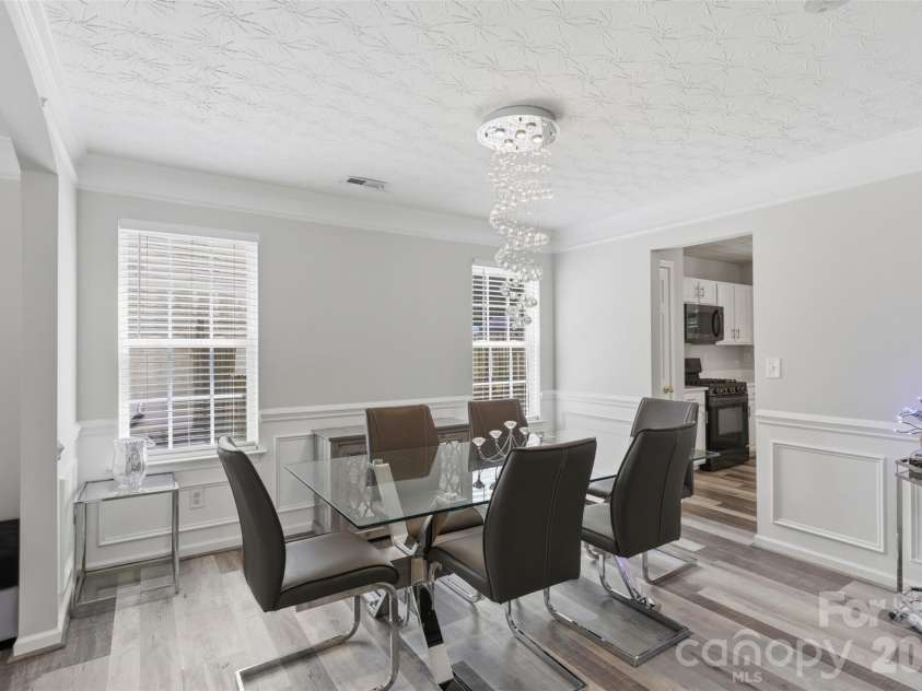4923 Eagle Creek Drive, Charlotte, NC 28269.  MLS# CAR4397626, YatesRealty ID 38696. 