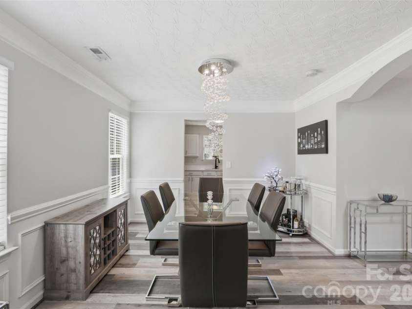 4923 Eagle Creek Drive, Charlotte, NC 28269.  MLS# CAR4397626, YatesRealty ID 38696. 