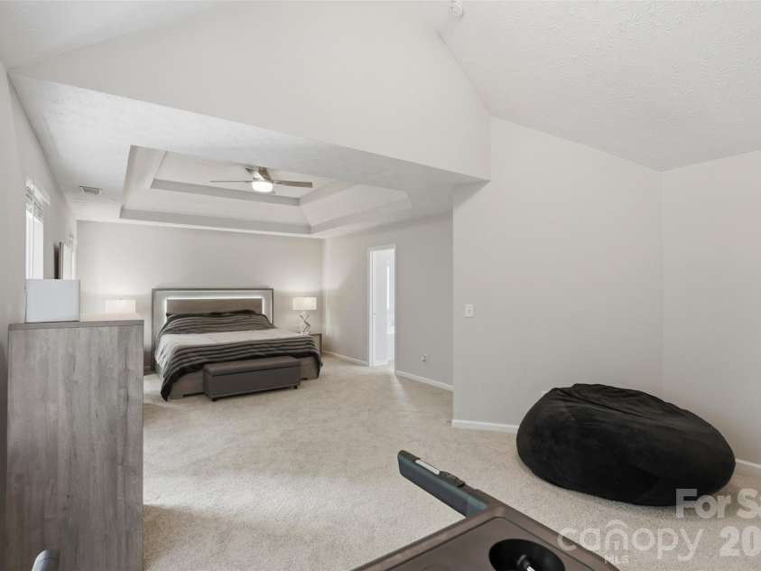 4923 Eagle Creek Drive, Charlotte, NC 28269.  MLS# CAR4397626, YatesRealty ID 38696. 