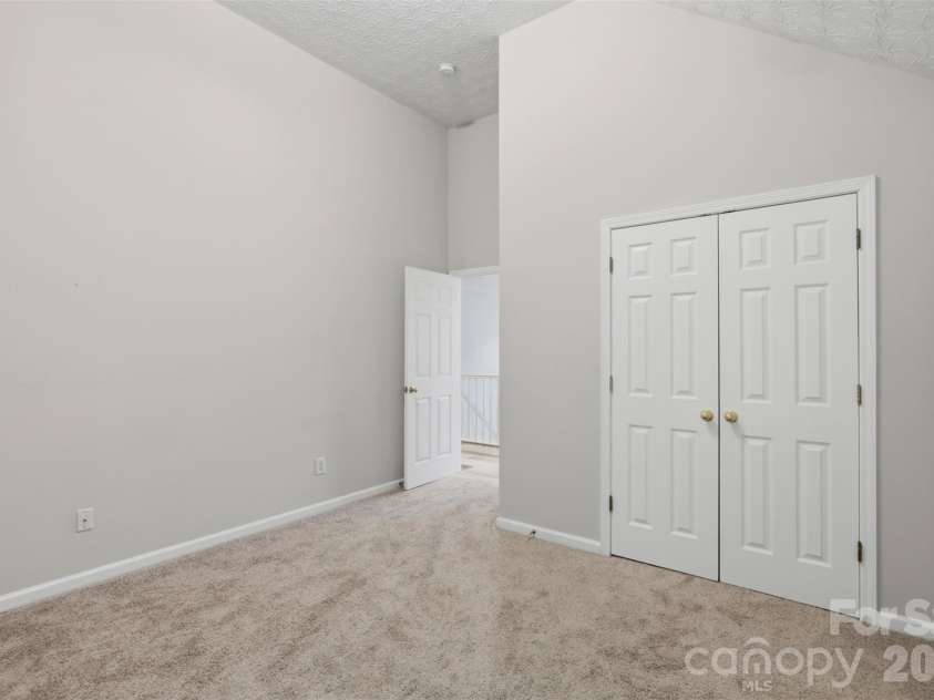 4923 Eagle Creek Drive, Charlotte, NC 28269.  MLS# CAR4397626, YatesRealty ID 38696. 
