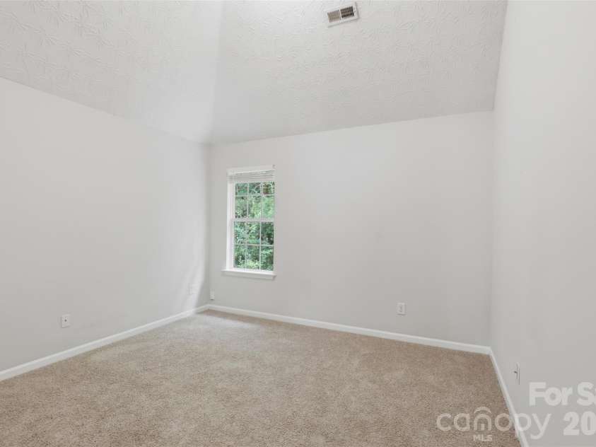 4923 Eagle Creek Drive, Charlotte, NC 28269.  MLS# CAR4397626, YatesRealty ID 38696. 