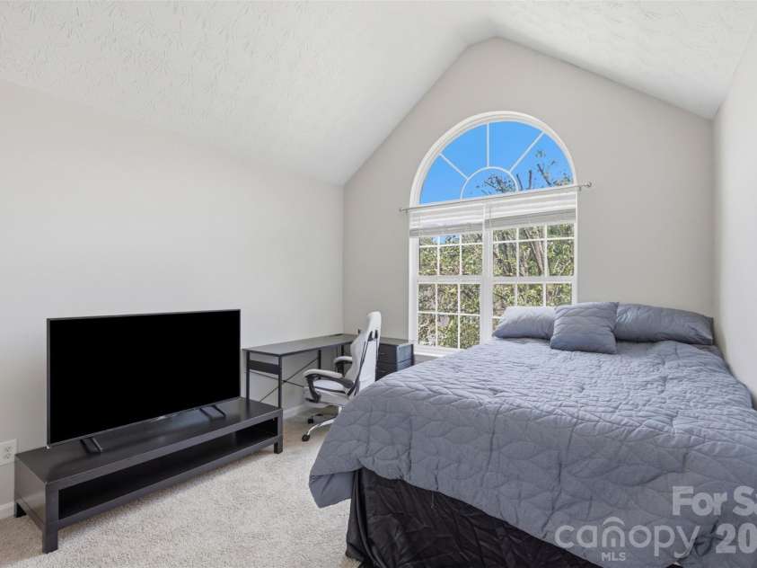 4923 Eagle Creek Drive, Charlotte, NC 28269.  MLS# CAR4397626, YatesRealty ID 38696. 