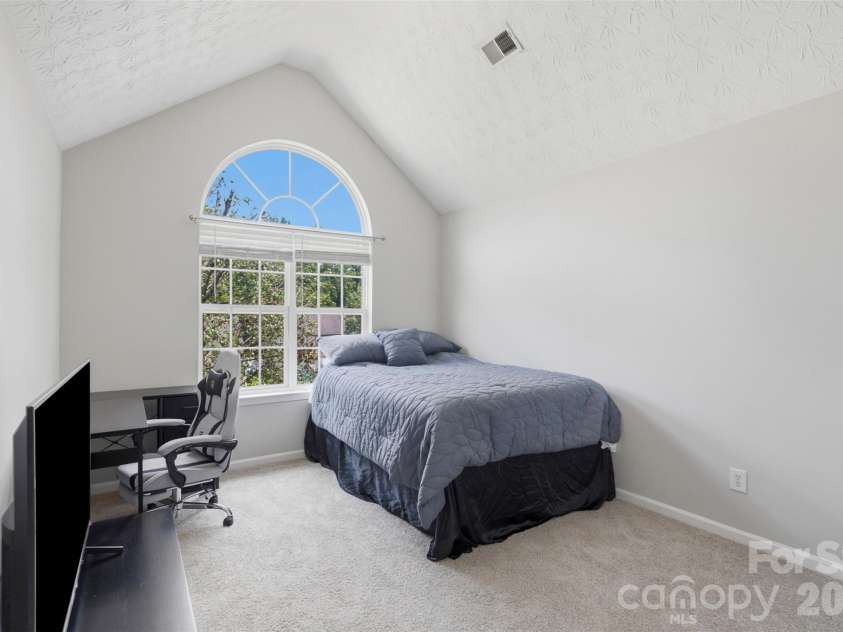 4923 Eagle Creek Drive, Charlotte, NC 28269.  MLS# CAR4397626, YatesRealty ID 38696. 