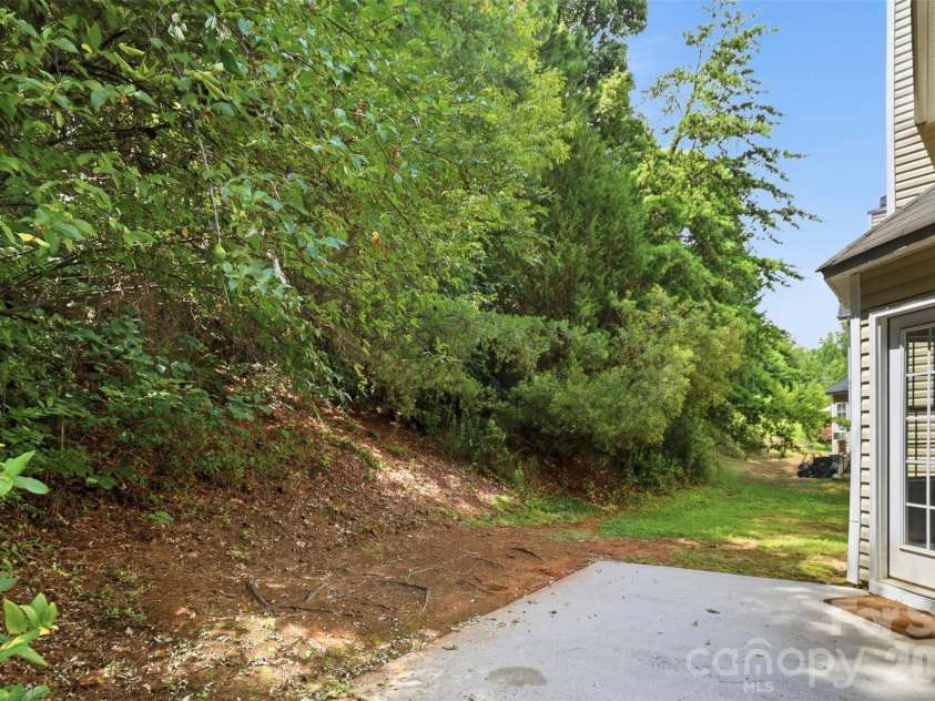 4923 Eagle Creek Drive, Charlotte, NC 28269.  MLS# CAR4397626, YatesRealty ID 38696. 