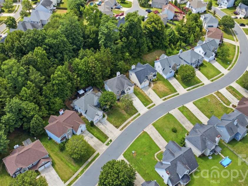 4923 Eagle Creek Drive, Charlotte, NC 28269.  MLS# CAR4397626, YatesRealty ID 38696. 