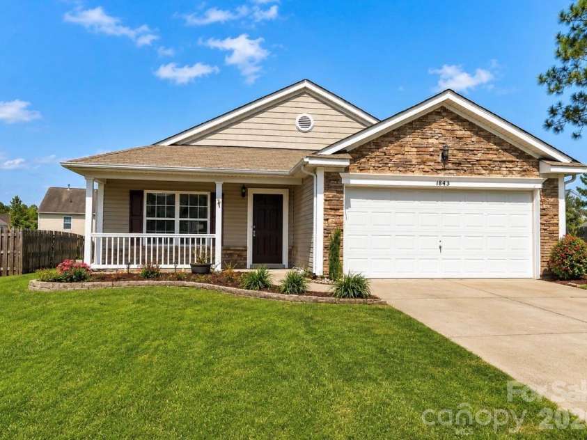 1843 Rustic Barn Drive, Huntersville, NC 28078.  MLS# CAR4391831, YatesRealty ID 38697. 