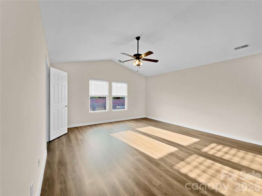 1843 Rustic Barn Drive, Huntersville, NC 28078.  MLS# CAR4391831, YatesRealty ID 38697. 