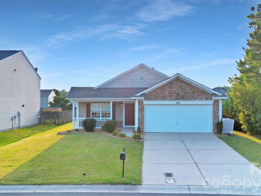 1843 Rustic Barn Drive, Huntersville, NC 28078.  MLS# CAR4391831, YatesRealty ID 38697. 