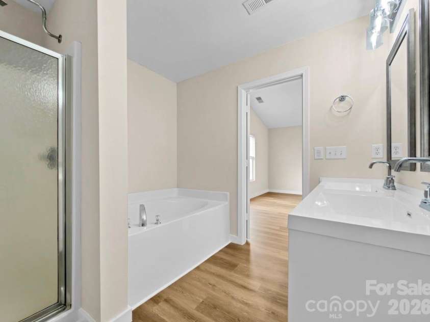 1843 Rustic Barn Drive, Huntersville, NC 28078.  MLS# CAR4391831, YatesRealty ID 38697. 