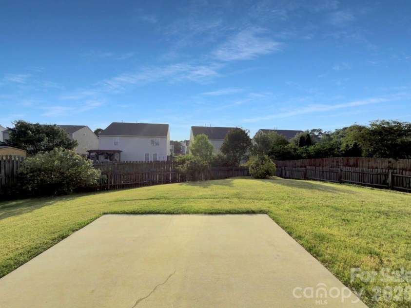 1843 Rustic Barn Drive, Huntersville, NC 28078.  MLS# CAR4391831, YatesRealty ID 38697. 
