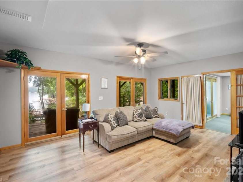 122 Mountain Harbor Drive, Lexington, NC 27292.  MLS# CAR4313549, YatesRealty ID 387. 