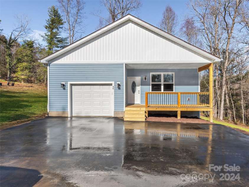 46 Smokey Quartz Lane, Flat Rock, NC 28731.  MLS# CAR4208463, YatesRealty ID 387. 46 Smokey Quartz