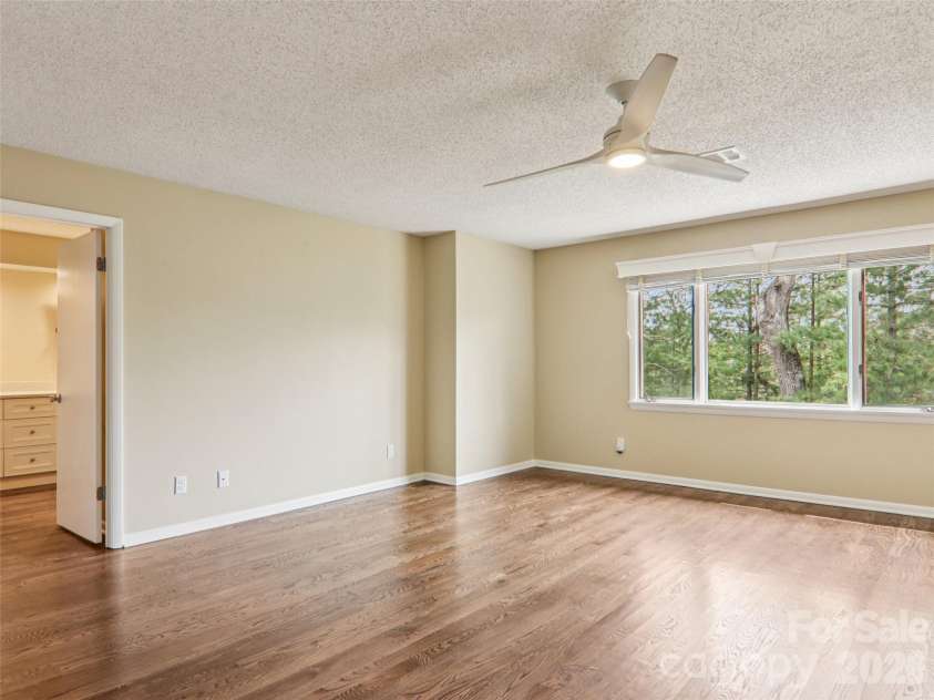 457 Crowfields Drive, Asheville, NC 28803.  MLS# CAR4357281, YatesRealty ID 3870. 