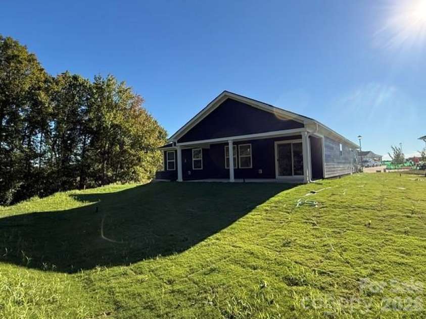 533 Creston Place Drive, Monroe, NC 28110.  MLS# CAR4400939, YatesRealty ID 38701. 
