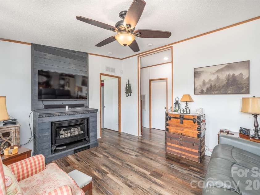 40 Farmstead Road, Leicester, NC 28748.  MLS# CAR4404206, YatesRealty ID 38703. 